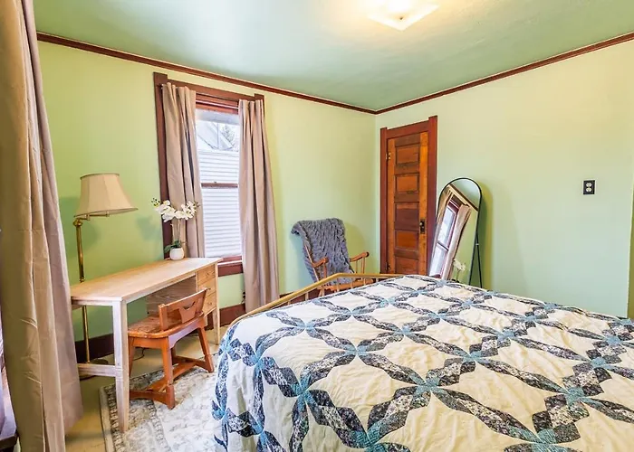 Warm And Welcoming 2 Bedroom 2 Blocks From Uwyo Holiday home Laramie