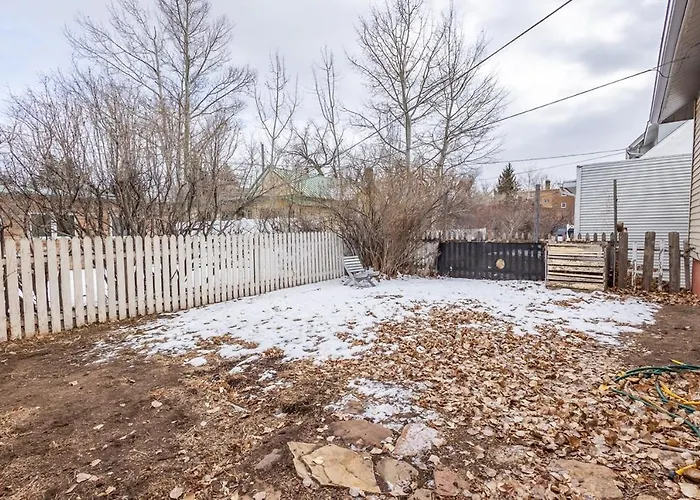 Warm And Welcoming 2 Bedroom 2 Blocks From Uwyo *